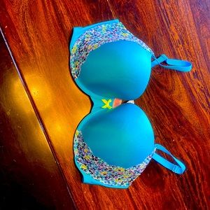 Victoria’s Secret Bra 38DD NWT